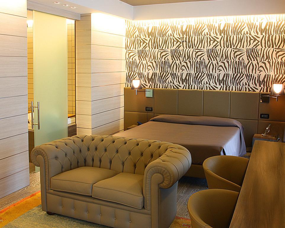 סירמיונה Hotel Aurora חדר תמונה