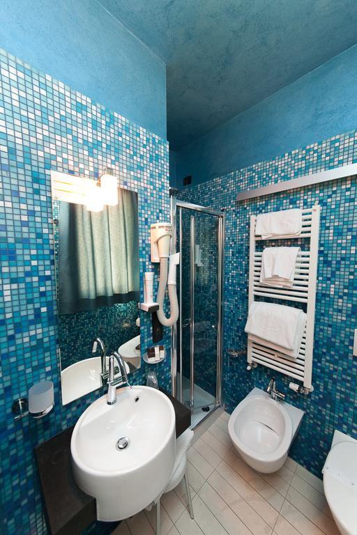 סירמיונה Hotel Aurora חדר תמונה