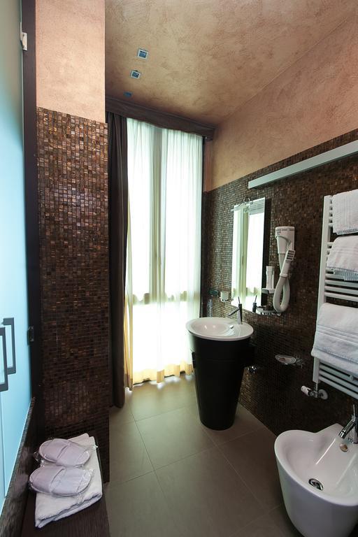סירמיונה Hotel Aurora חדר תמונה