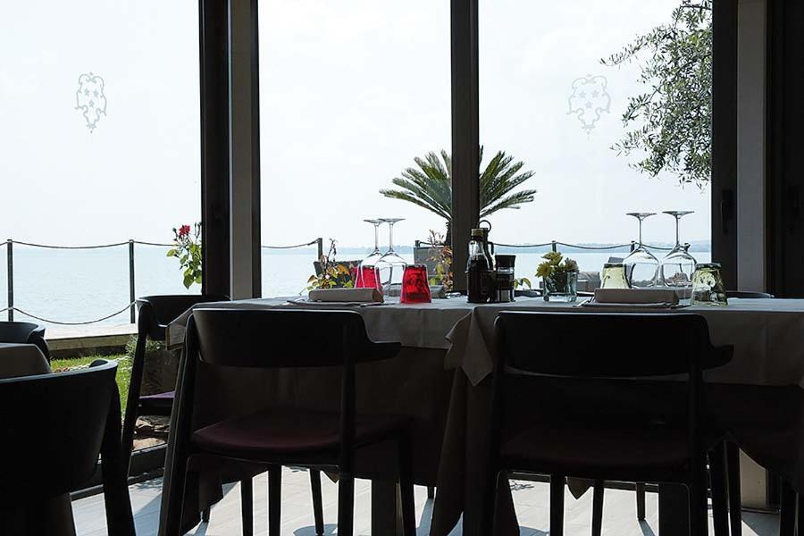 סירמיונה Hotel Aurora מראה חיצוני תמונה